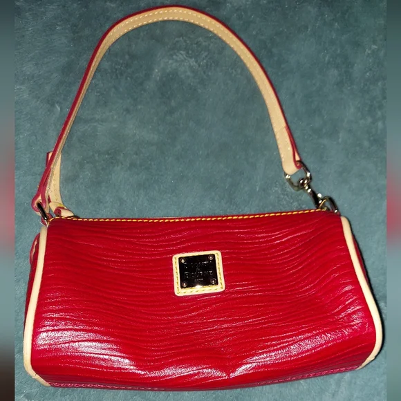 Dooney and Bourke Barrel Bag - Picture 1 of 8